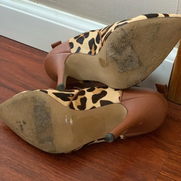 Cheetah patterned pumps - Picture 4 of 4